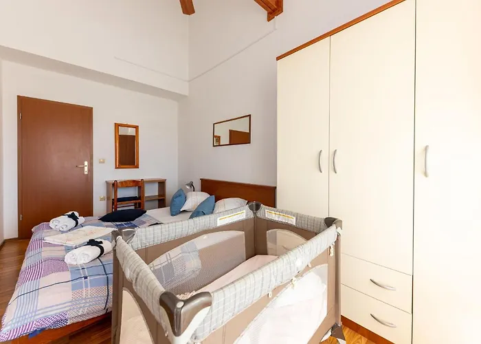 Saba-2 By Interhome Traù